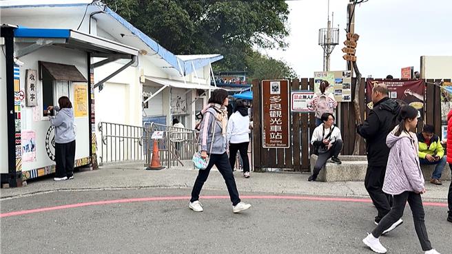 台東多良火車站春節觀光人潮較往年減少2成。（蕭嘉蕙攝）