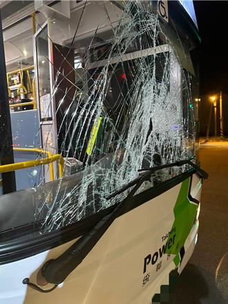 台中行人疑闖紅燈遭撞搶救不治 公車駕駛遭過失致死罪偵辦