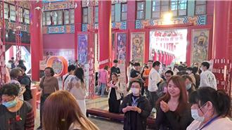 聖母廟辦月老活動 單身男女留網路帳號祈願卡配對