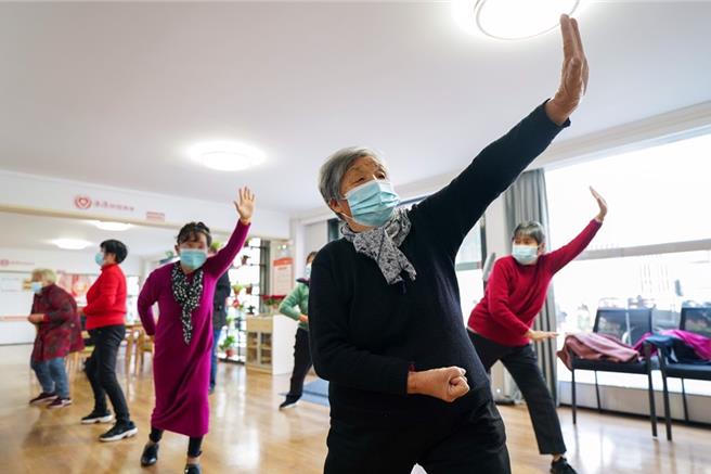 大陆復旦大学联合研究团队发表最新成果，透过发现重要血浆生物标志物，可提前15年预知老年痴呆症风险。（新华社）