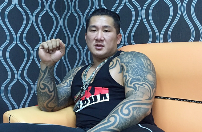 馆长讨论晚安小鸡直播争议。（图／中时资料照片）