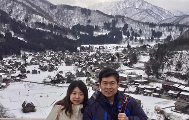 顏丽纷与先生感情融洽常一起出国旅游。（翻摄画面）