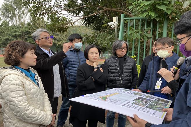 经济部委托的徵选团队实地走访道将圳。（嘉义市政府提供／廖素慧嘉市传真）