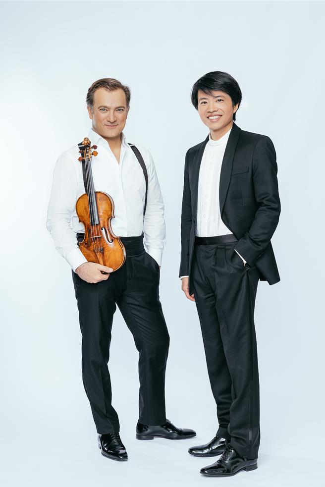 在疫情間曾在台灣掀起追星風潮的鋼琴家周善祥，今年新春再度重返台灣，於北中南巡演，7場曲目不重複，特別的是，這次他也將和享譽國際的法國小提琴名家杭諾．卡普松（Renaud Capucon）同台，帶給樂迷不同的音樂饗宴。（鵬博藝術提供／李欣恬台北傳真）