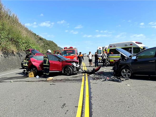 台9線409.5公里路段今上午發生2車對撞事故，造成4人輕傷。（大武警察分局提供／蕭嘉蕙台東傳真）