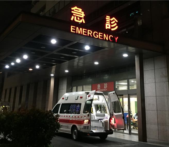 中国医药大学附设医院13日夜间到14日凌晨收治3名心肌梗塞病患。（冯惠宜摄）