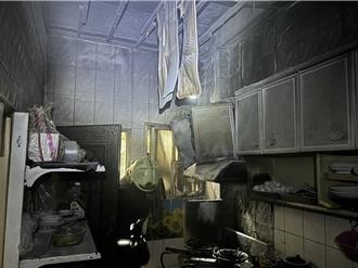 樹林泰式餐廳竄黑煙 里長英勇出手成功滅火