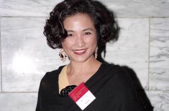 鄭佩佩兒媳才生下混血金孫 驚傳罹癌募款籌醫藥費