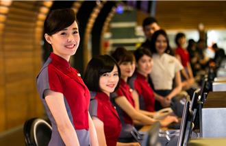 疫後出遊仍熱 華航1月營收159億元、長榮航176億元