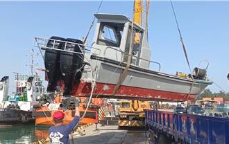 大陆快艇拒检翻覆今打捞上岸 超强配备曝：比一般船更快