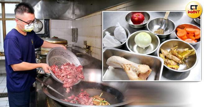 34歲的柏融從1樓三張犁派出所員警變成7樓餐廳主廚，不藏私公開熬牛肉麵的白湯材料，秘訣是多加白胡椒帶出牛肉湯香氣。（圖／黃耀徵攝）