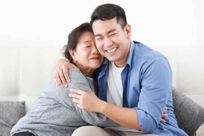 坦尚尼亚一名80岁妇人因坐计程车而爱上24岁男司机，积极倒追后成功变恋人。 (示意图:shutterstock/达志)