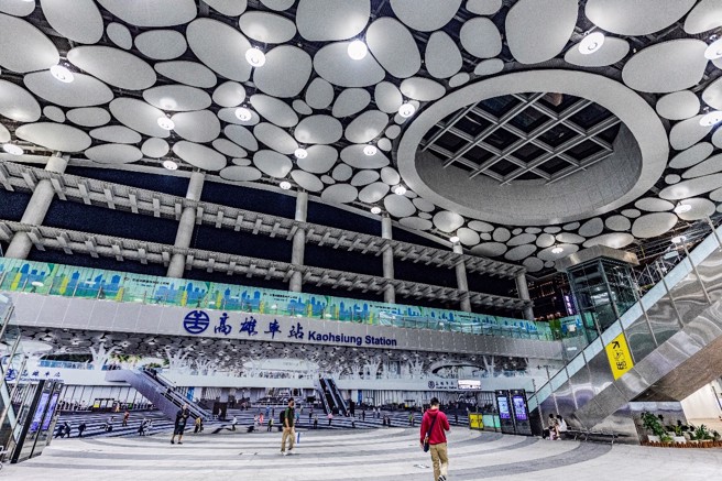 由高雄火车站所延伸城市中心轴线，正在崛起中。(图/业者提供)