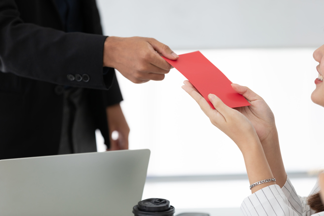 收到开工红包别急着花，至少留到元宵过后再取用，红包袋还有催运的效果。（示意图：shutterstock／达志）