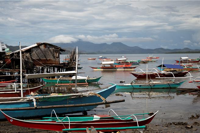 菲律宾一名海军将领14日表示，菲律宾已在南海巴拉旺岛（Palawan island）海域部署一艘军舰，以「保护其海上利益」。分析认为，此举可能会激怒中国。