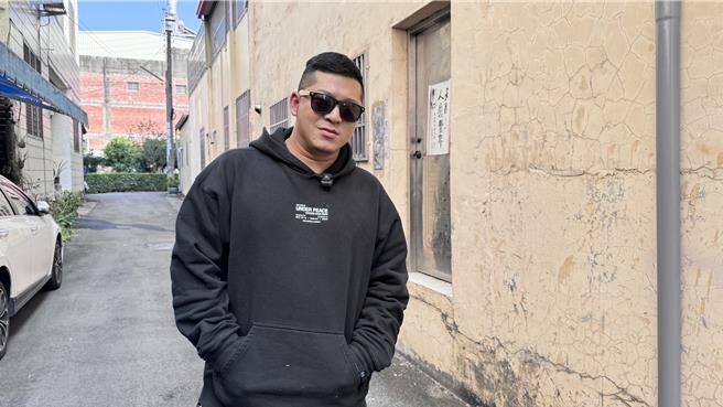 草爺針對晚安小雞疑似自導自演一事做出回應。（含羞草日記提供）