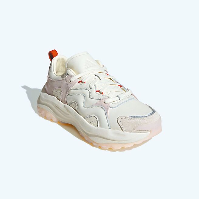 adidas CNY MAXXWAVY跑鞋，官網價3690元。（adidas提供）