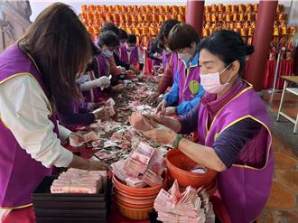 彰化元清觀賽錢箱開箱 香油錢裝爆志工數好數滿