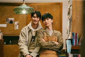 夏浦洋情人節公開另一半 互喂草莓超甜蜜