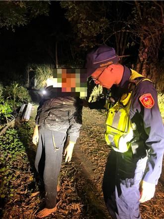 桃园2老妇山区跌倒、就医迷途 警协助安心返家