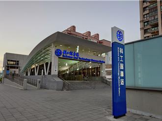 台鐵高雄科工站驚傳意外 女落軌遭撞「大體破碎」身分待確認