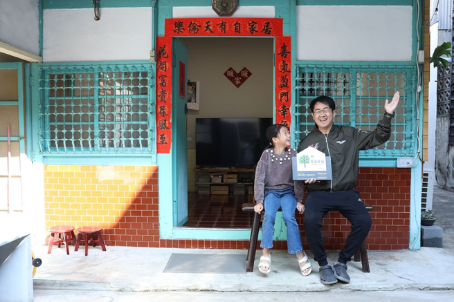 嘉义市4家民宿业者获得112年好客民宿认证，屋龄皆超过50年，不仅达到地方创生，更让老屋重现风华。（图／嘉义市政府提供）