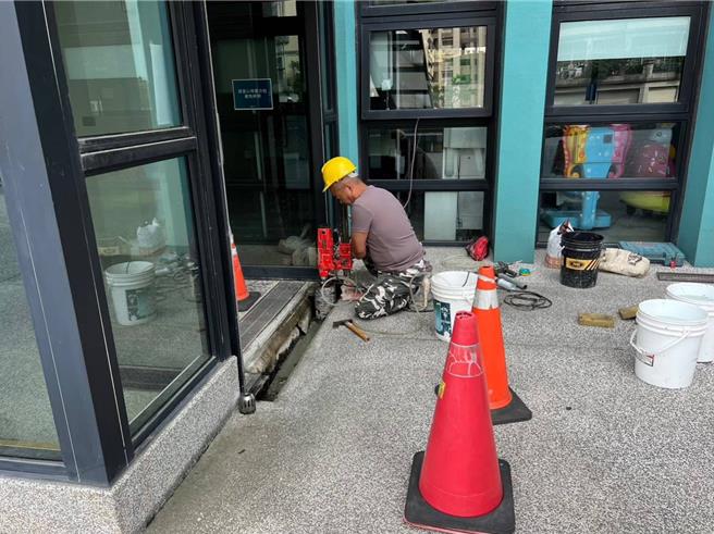 竹光国民运动中心遇豪雨常发生积淹水问题，影响1楼电梯使用，市府启动改善工程，现已开放使用。（新竹市政府提供／王惠慧新竹传真）