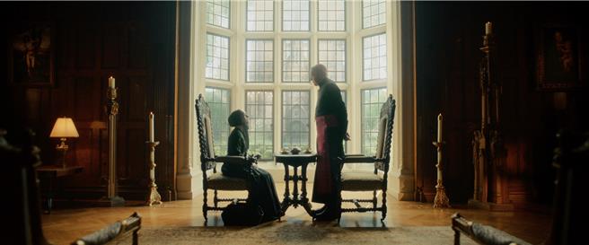 《天使之心》讲述改变世界的传奇女人 卡布里尼争取平等与幸福的真实故事。（CATCHPLAY提供）