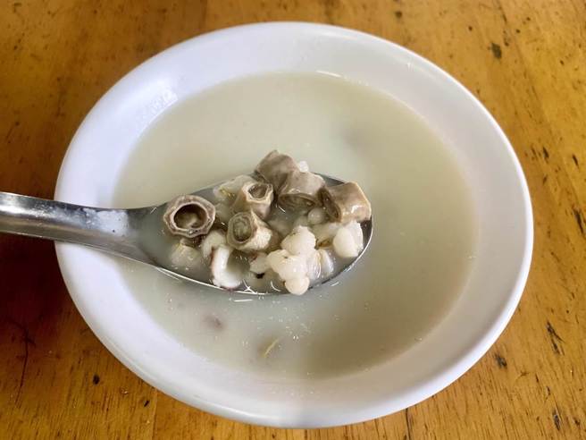 网友好奇问大家「四神汤喝甜的还是咸的」引发热议。（本报资料照片）