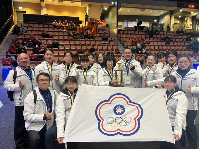 景美臺湾师大拔河队于2月赴瑞典参加「2024世界杯室内拔河锦标赛」，再度挑战拔河史上的金牌。(照片/景美女中提供)