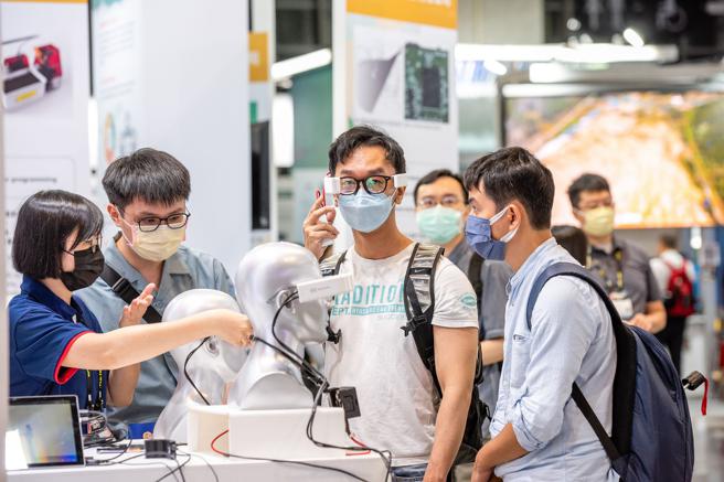 全球XR市场规模发展至2030年将上看3500亿美元，空间运算ｘ垂直场域应用，将成2024年XR／MR新创投资新主流。（TCA提供／古明弘台北传真）