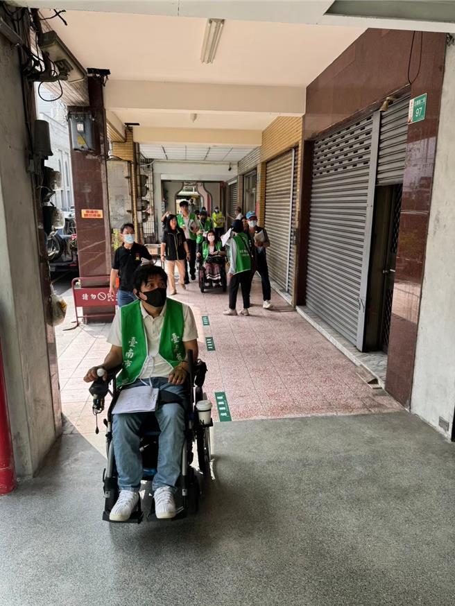 台南市公布112年度友善騎樓考評，由中西區公園路奪下新路段組冠軍，北區成功路拿下舊路段組第1名。（台南市工務局提供／曹婷婷台南傳真）