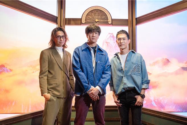 「宇宙人」方Q（左起）、小玉、阿奎迎來成軍20周年，將在4月27日2度登上小巨蛋開唱。（相信音樂提供）