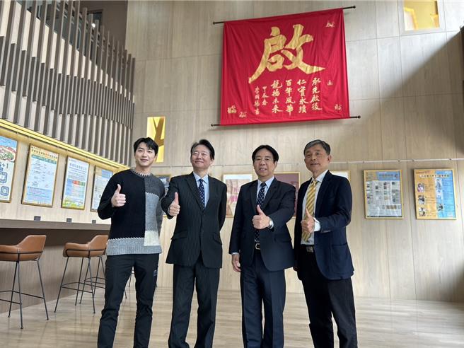 屏科大今年迎來百歲生日，系列活動16日開跑，不少知名校友也回娘家一同歡慶，如桌球國手江宏傑、La new董事長劉保佑等。（謝佳潾攝）