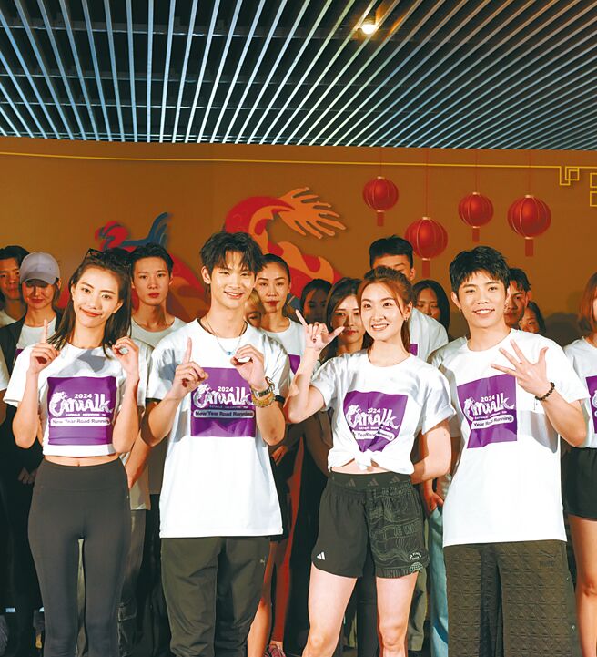 黄佩琪（左起）、夏浦洋、胡祖薇、陈峻廷分别代表凯渥梦幻之星出席开工记者会。（凯渥提供）