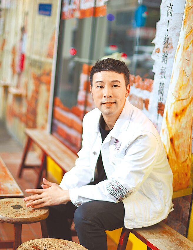 陈威全今年将继续推出音乐作品，并前往各地举办演唱会。（陈俊吉摄）