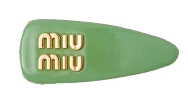 Miu Miu漆皮髮夾，1萬3000元。（Miu Miu提供）