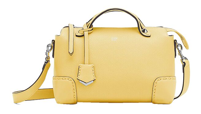 FENDI By The Way Medium，9萬3400元。（FENDI提供）