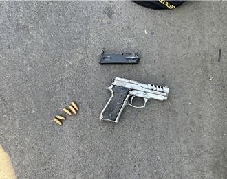 光天化日下歹徒持槍追車 中和警火速逮3人起獲槍毒