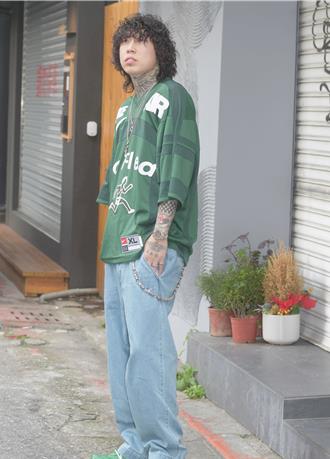 王鹤棣好友现踪台北 私下一暖举曝光狂吸上千粉力挺