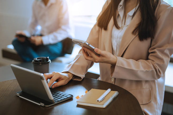 最近出現一款新木馬程式，可能盜取iPhone用戶的銀行資料。（圖：shutterstock／達志）