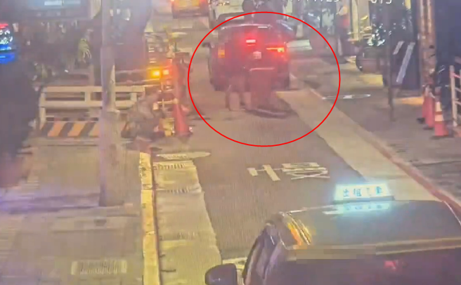 林千又控男友偷14個愛馬仕包！富商闖住宅拖行李箱畫面曝光。(葉庭欣/翻攝)