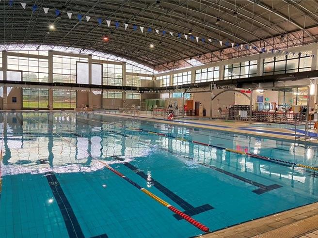 北投焚化厂回馈设施游泳池。(黄敬文摄)