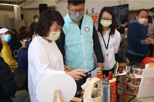 嘉义市长黄敏惠鼓励青年在嘉创业，市府打造平台当青创的后盾。（嘉义市政府提供／廖素慧嘉市传真）