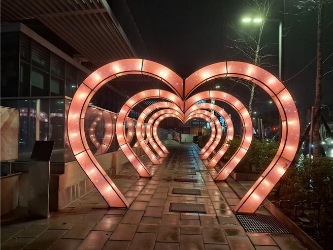 桃園市楊梅客庄藝術燈區今年設置6大展區。（楊梅區公所提供／蔡明亘桃園傳真）