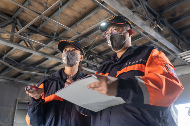 新北消防局火灾鑑识中心，连续13年获国际认证。（图／消防局提供）