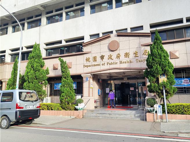 致癌物「苏丹红」混入辣椒粉再度延烧，桃园市卫生局16日接获通报，桃园市有业者进货20罐共1.2公斤含有苏丹红的纽奥良烤鸡香料粉，卫生局前往稽查，发现已有4罐卖出，另外16罐业者自行下架，已经全数封存。（本报资料照片）