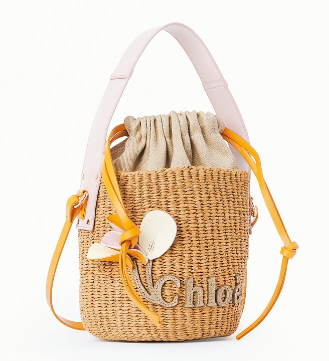 Chloe农历年系列Woody木兰花编织水桶包，3万1900元。（Chloe提供）