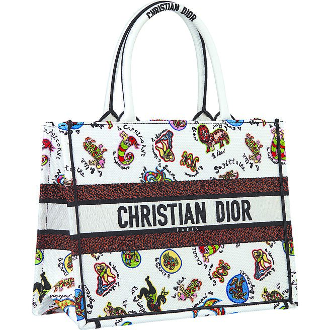 Dior刺绣中型托特包上面刺有黄道十二宫，11万元。（Dior提供）