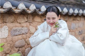 產後回歸主演新劇再創收視新紀錄 李荷妮聽母親這句鼓勵「忍痛都值得」